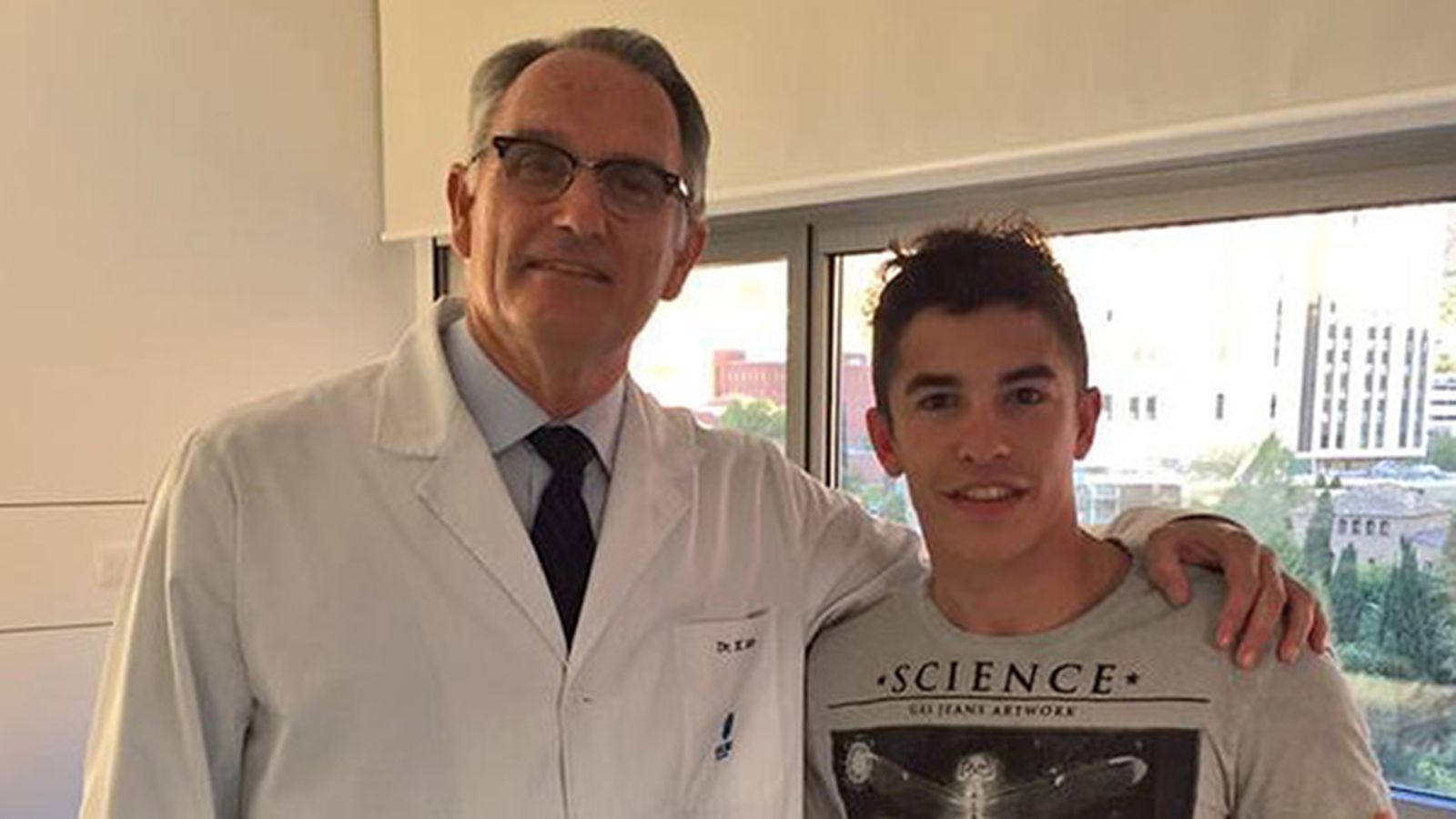 O Xavier Mir (αριστερά) μαζί με τον Marc Marquez.