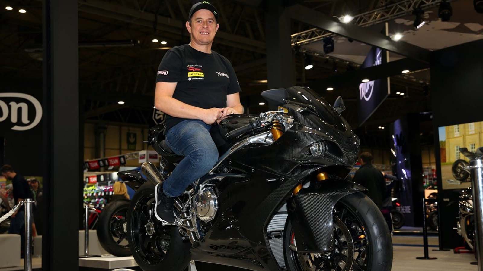Ο John McGuinness στην Norton Superlight