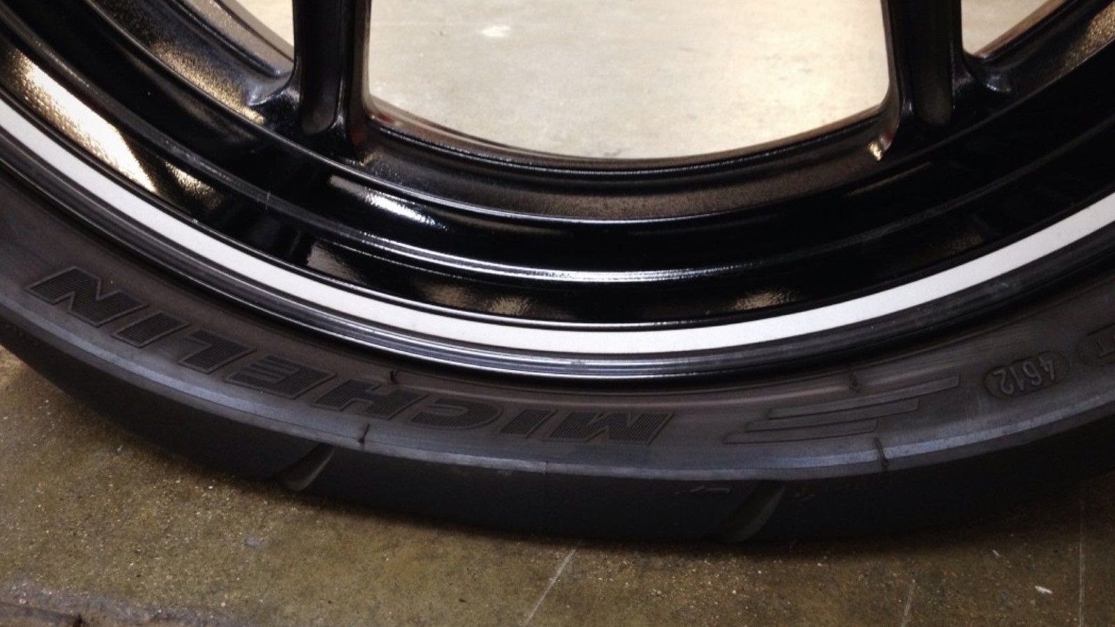 Οι 4 κινήσεις που πρέπει να κάνεις αν μείνεις από λάστιχο