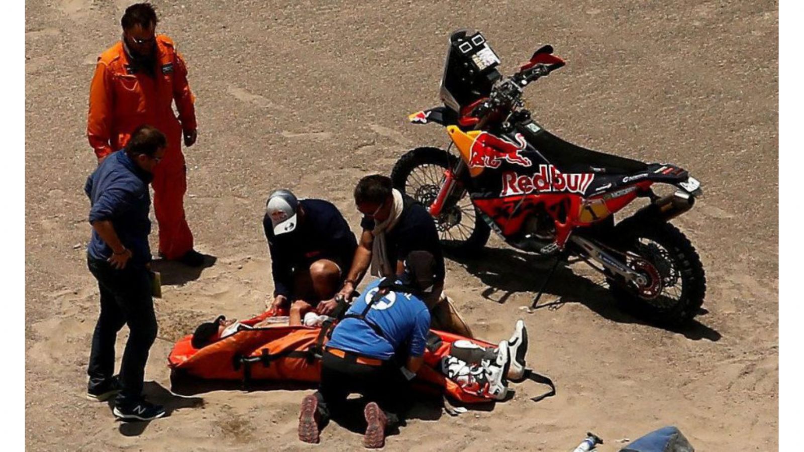 Μεταφέρθηκε με ελικόπτερο στο νοσοκομείο.