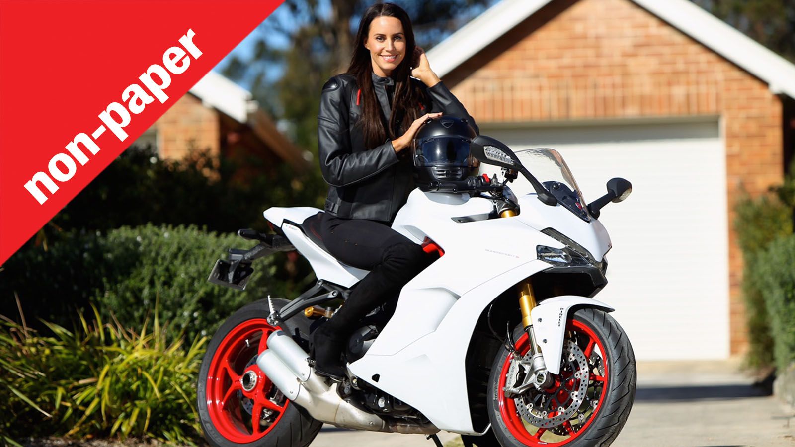 Μοτοσυκλέτα και γυναίκα πάνε μαζί, ή μήπως όχι; 