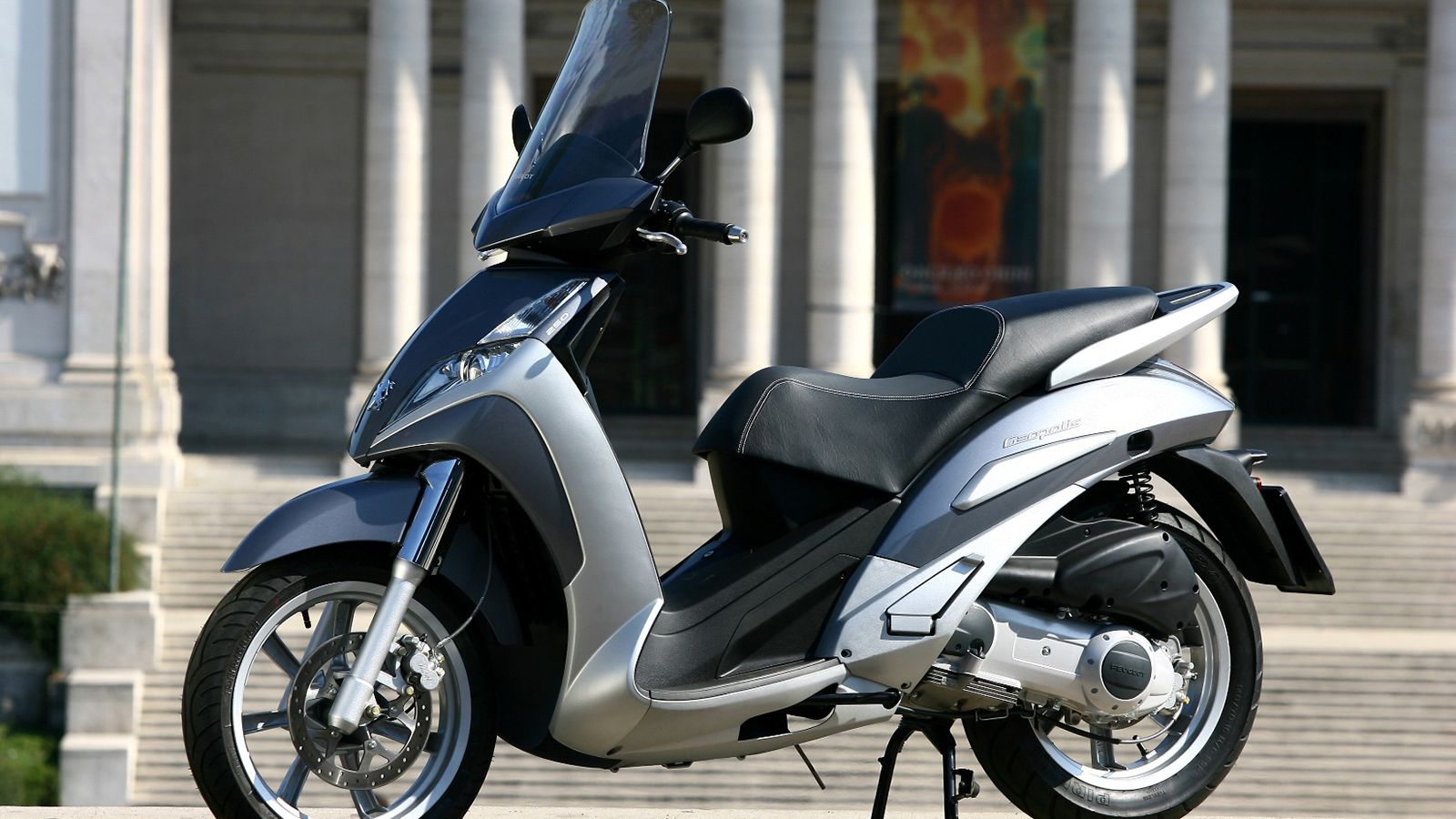 Ειδικές τιμές στα Peugeot Geopolis και Satelis για περιορισμένο αριθμό δικύκλων!