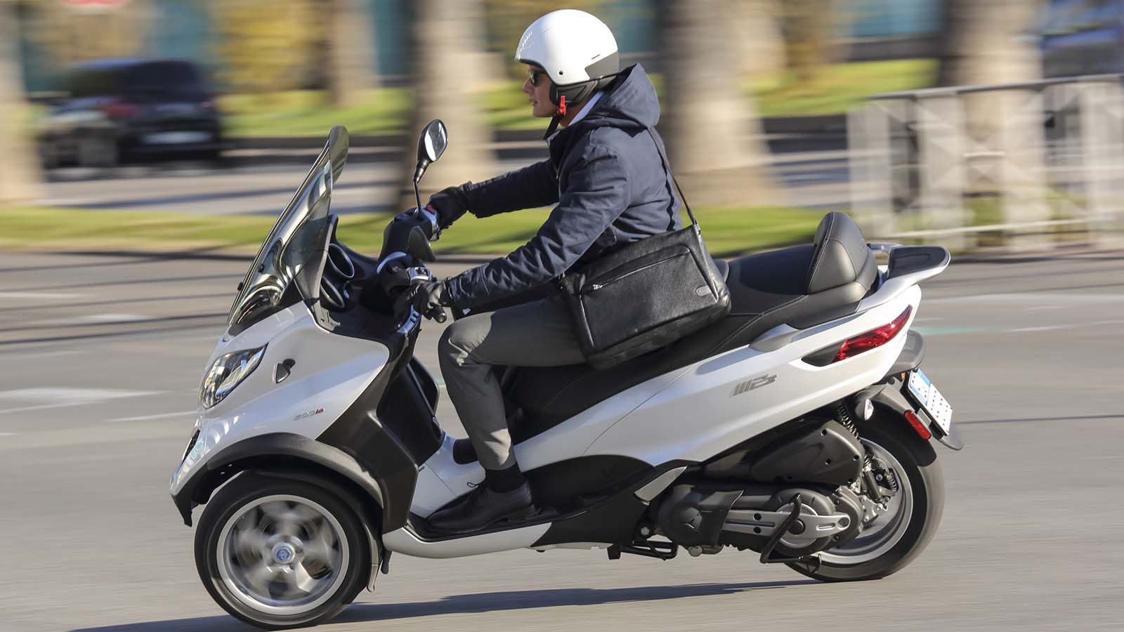Piaggio: Εκπτώσεις στα MP3 300/500