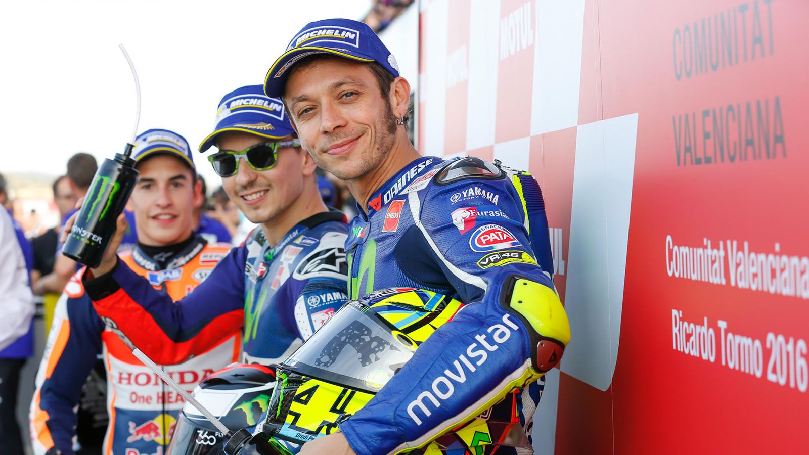 Δεν θα κρεμάσει τα γάντια του για τουλάχιστον ένα χρόνο ακόμα ο Rossi, σύμφωνα με πηγές του εξωτερικού. 