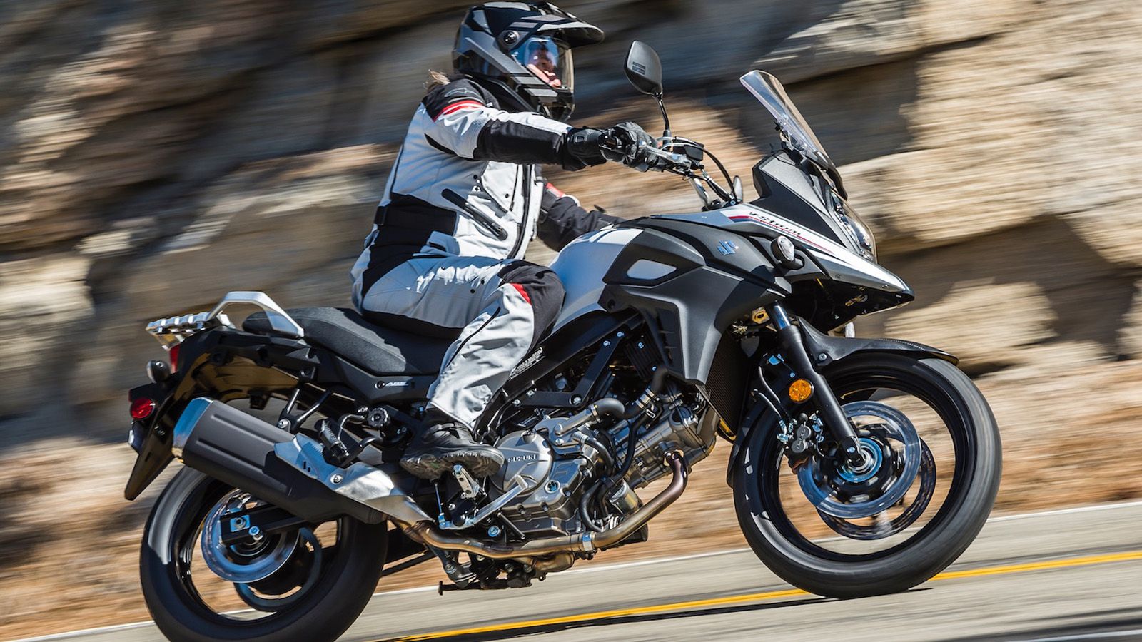 Χαμηλότερες τιμές έως και 1.200 ευρώ για καινούργιες μοτοσυκλέτες Suzuki.