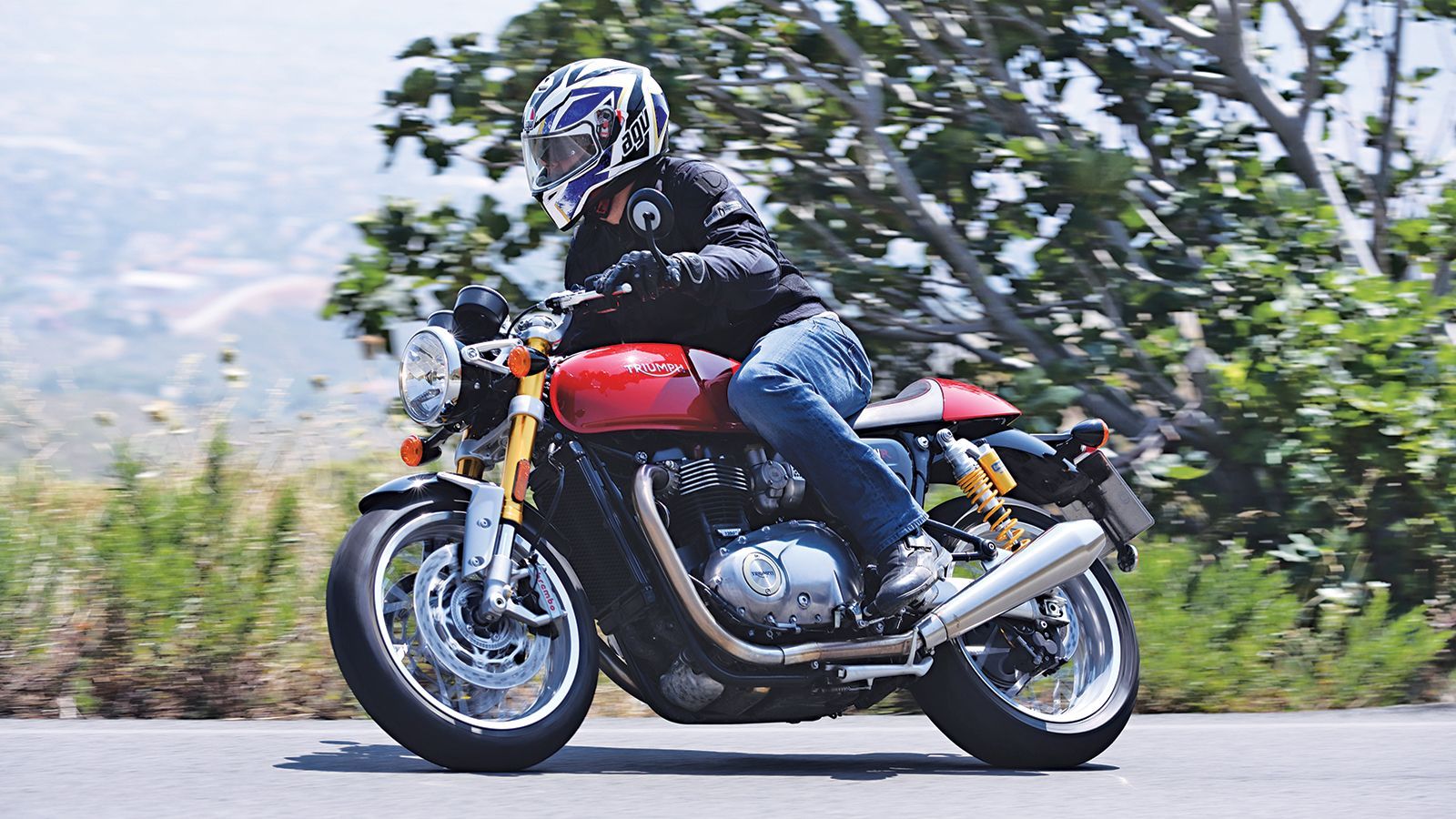 Δοκιμάζουμε την μοναδική Triumph Thruxton 1200 R
