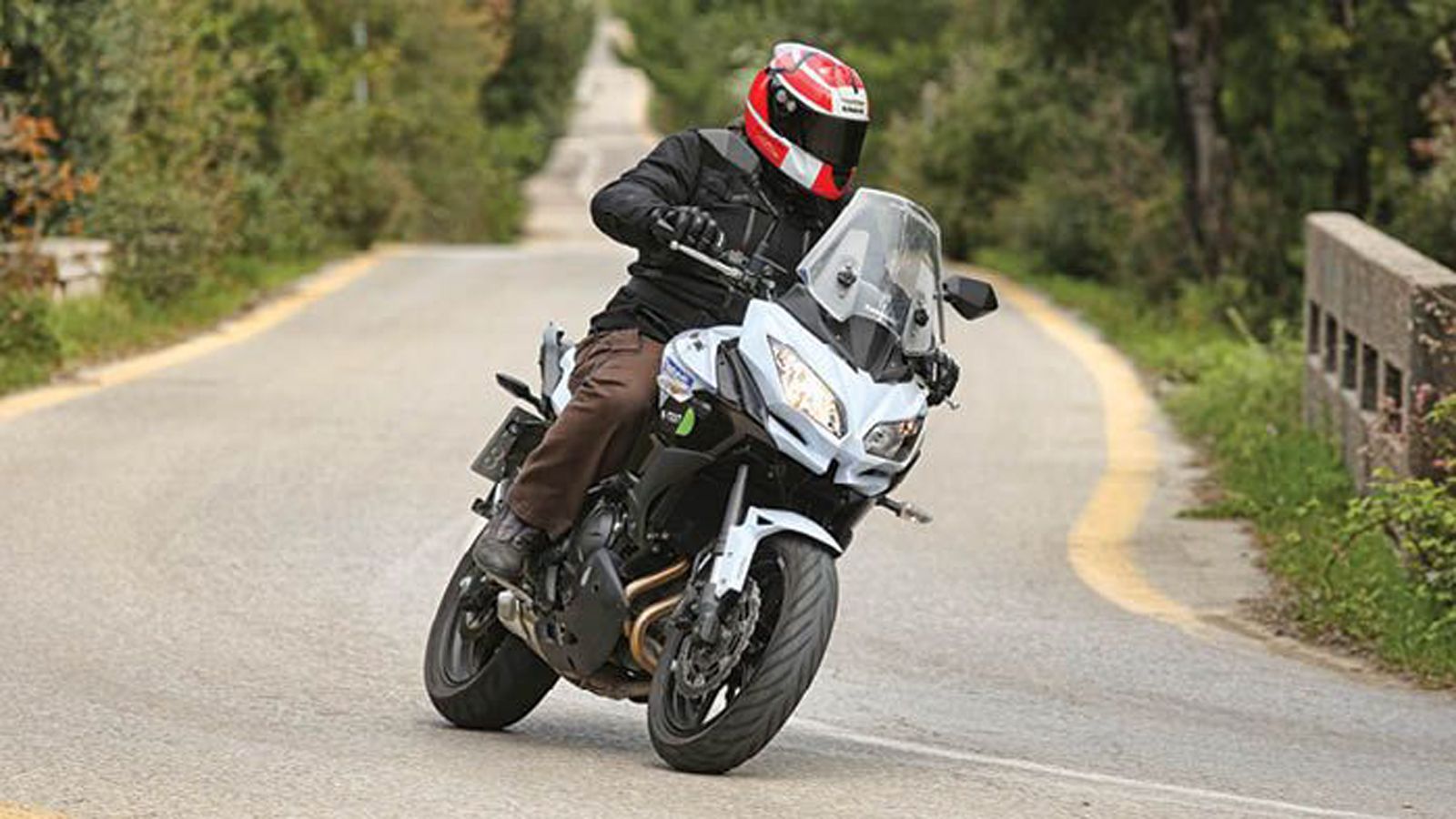 VERSYS 650 ABS ΤΩΡΑ ΜΕ 8.190 ευρώ!