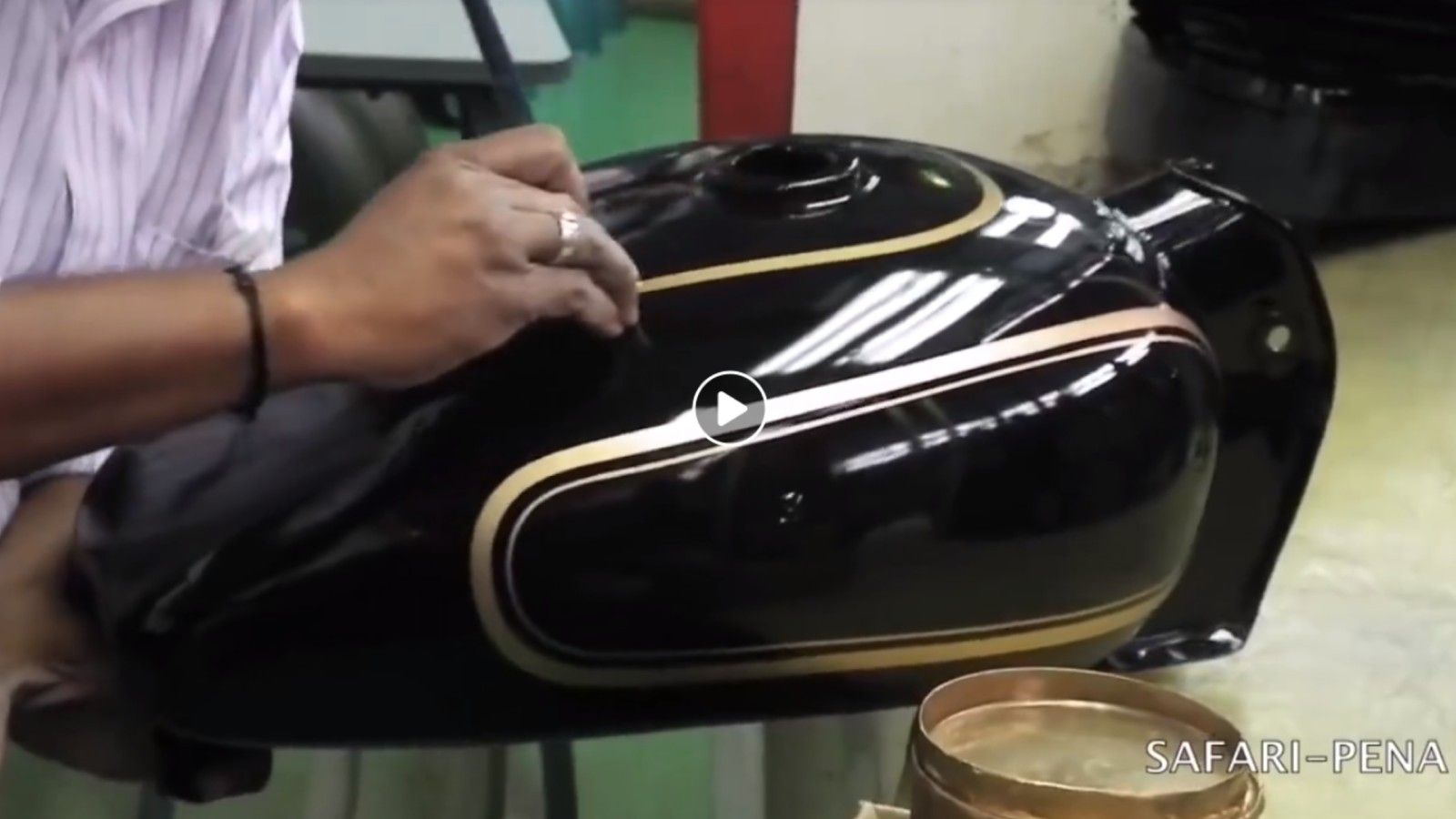 Η μαγεία του Pinstriping