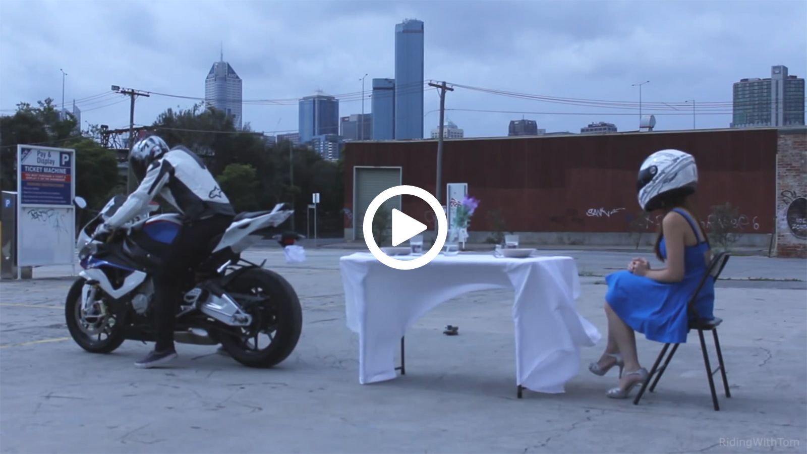 To κόλπο με το τραπέζι...σε άλλη εκδοχή!