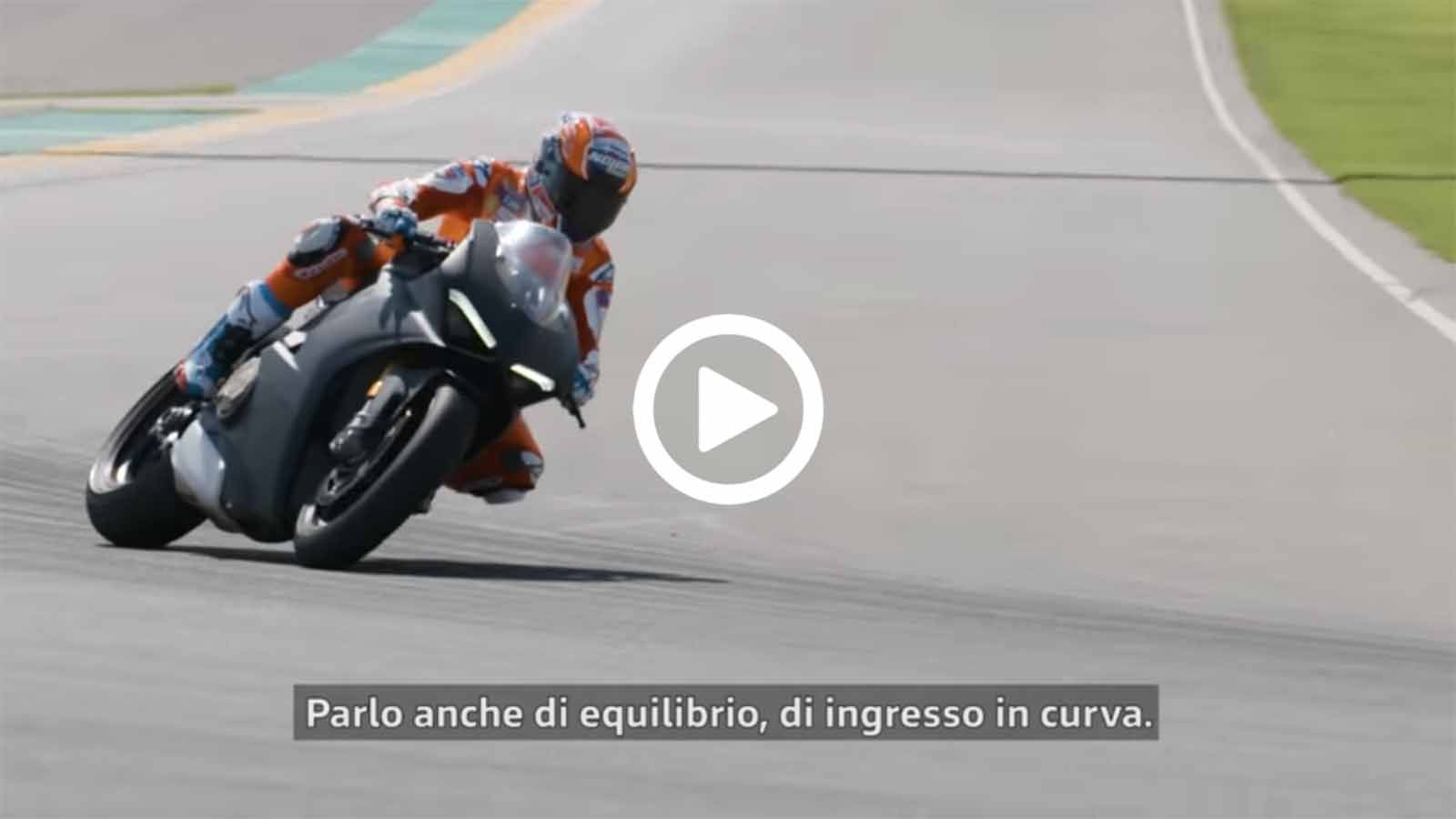 To χαμόγελο στο πρόσωπο του Αυστραλού είναι...έκδηλο!