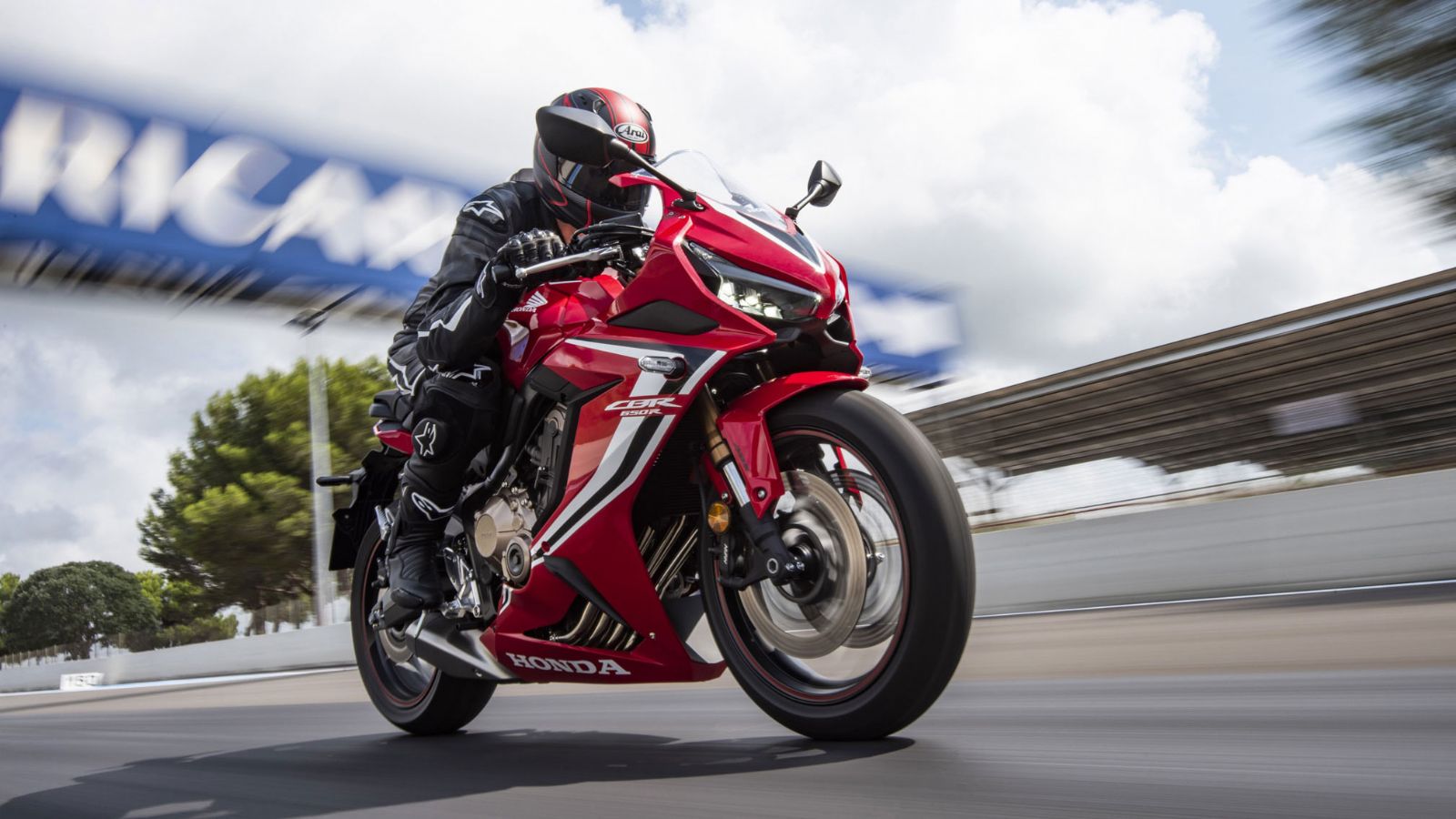 Το νέο Honda CBR650R αποκλειστικά στην Promoto