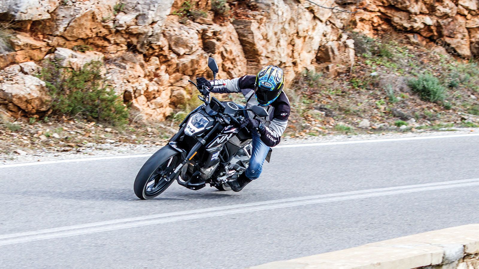 Test: CF Moto 250NK
