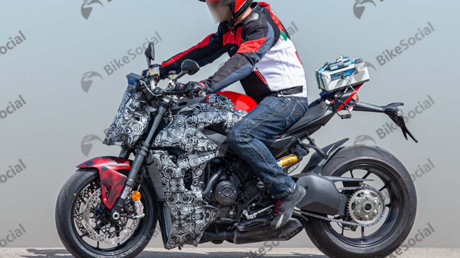 Η νέα κατασκοπευτική φωτό της Ducati Streetfighter V4