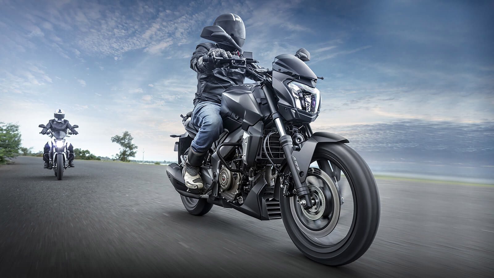 Κλείσε κι εσύ ενα test ride με το Dominar 400.