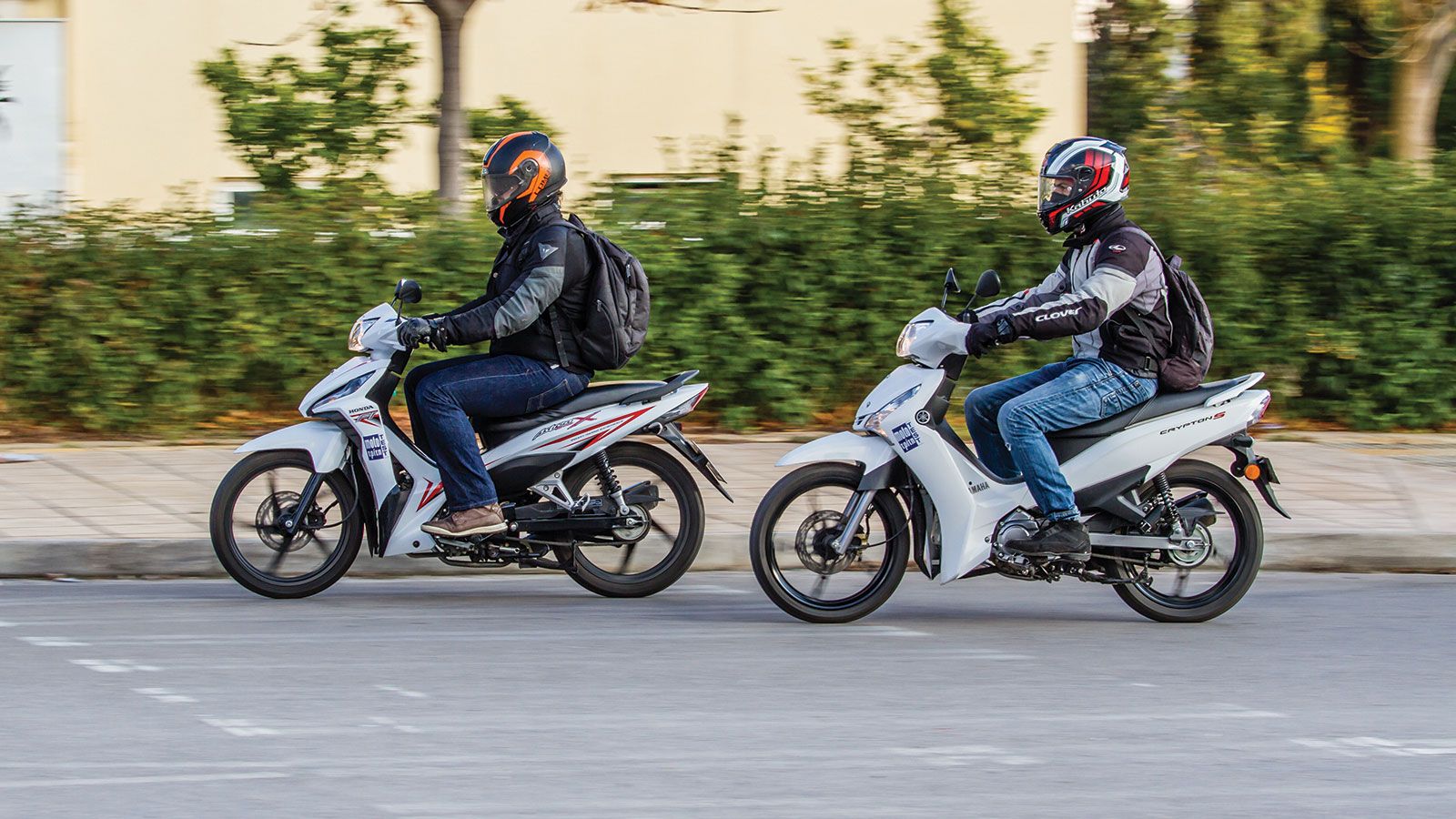 Δοκιμάζουμε: Honda Astrea Grand εναντίον Yamaha Crypton S