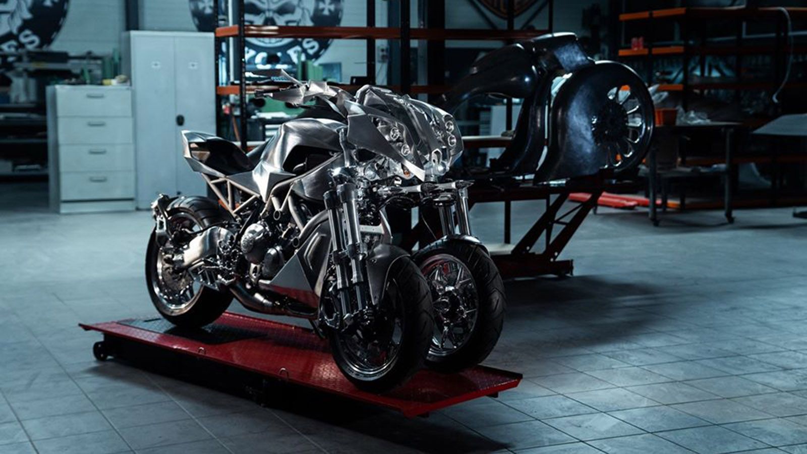 To Yamaha Niken Custom των Πολωνών Game Over Customs. 