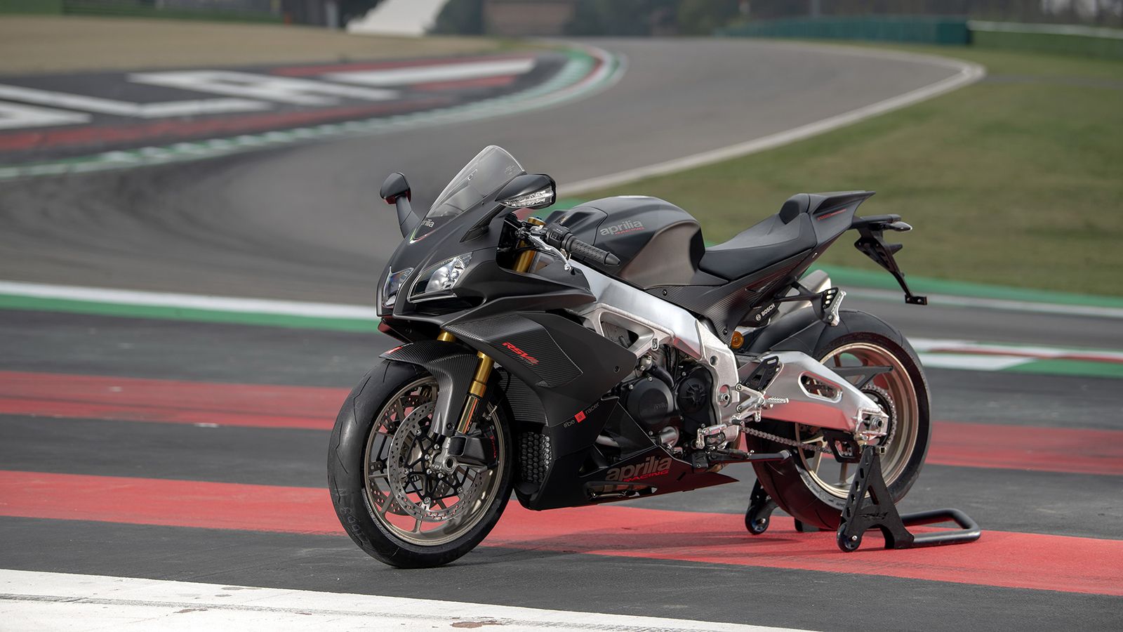 Μικρές οι αλλαγές για την RSV4 1100 Factory του 2020