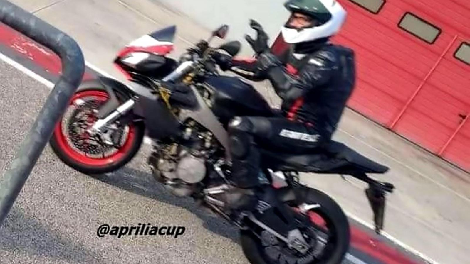 Ιδού λοιπόν το Aprilia Tuono 660 (πλάνα από δοκιμές στην Imola) 