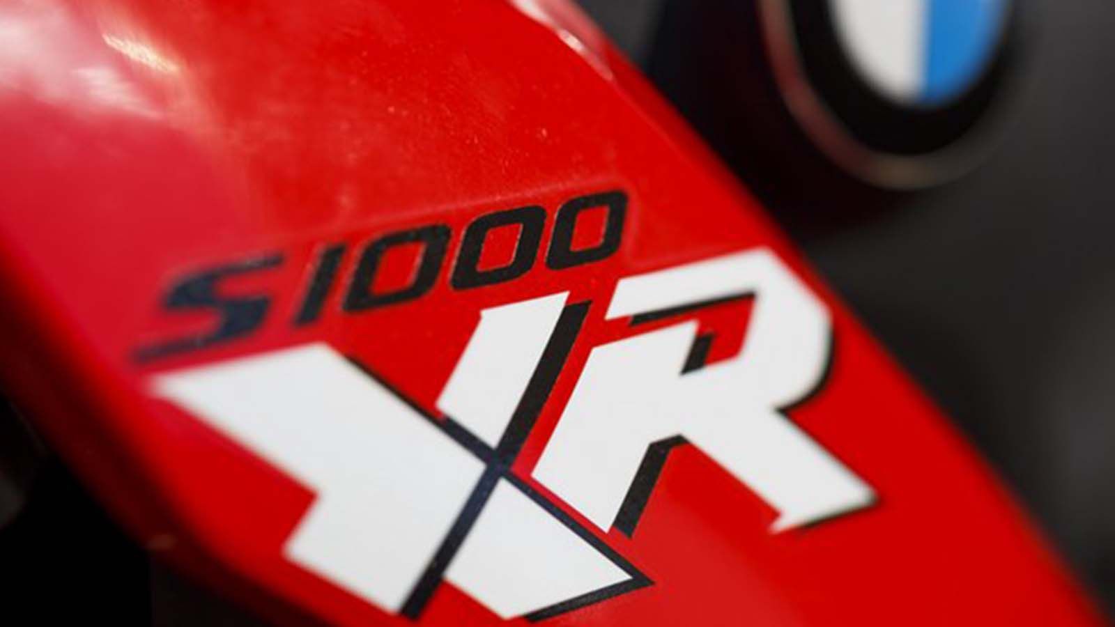 Τι γίνεται τελικά με το νέο BMW S1000RR;