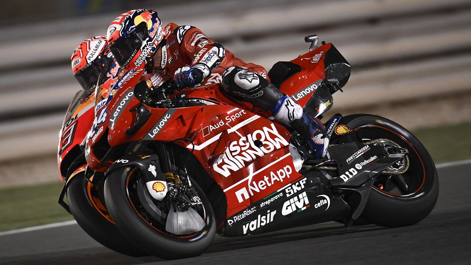 Προσέξτε το φτεράκι στο κάτω μέρος του ψαλιδιού του Dovizioso, που προκάλεσε την καταγγελία από τις αντίπαλες ομάδες.