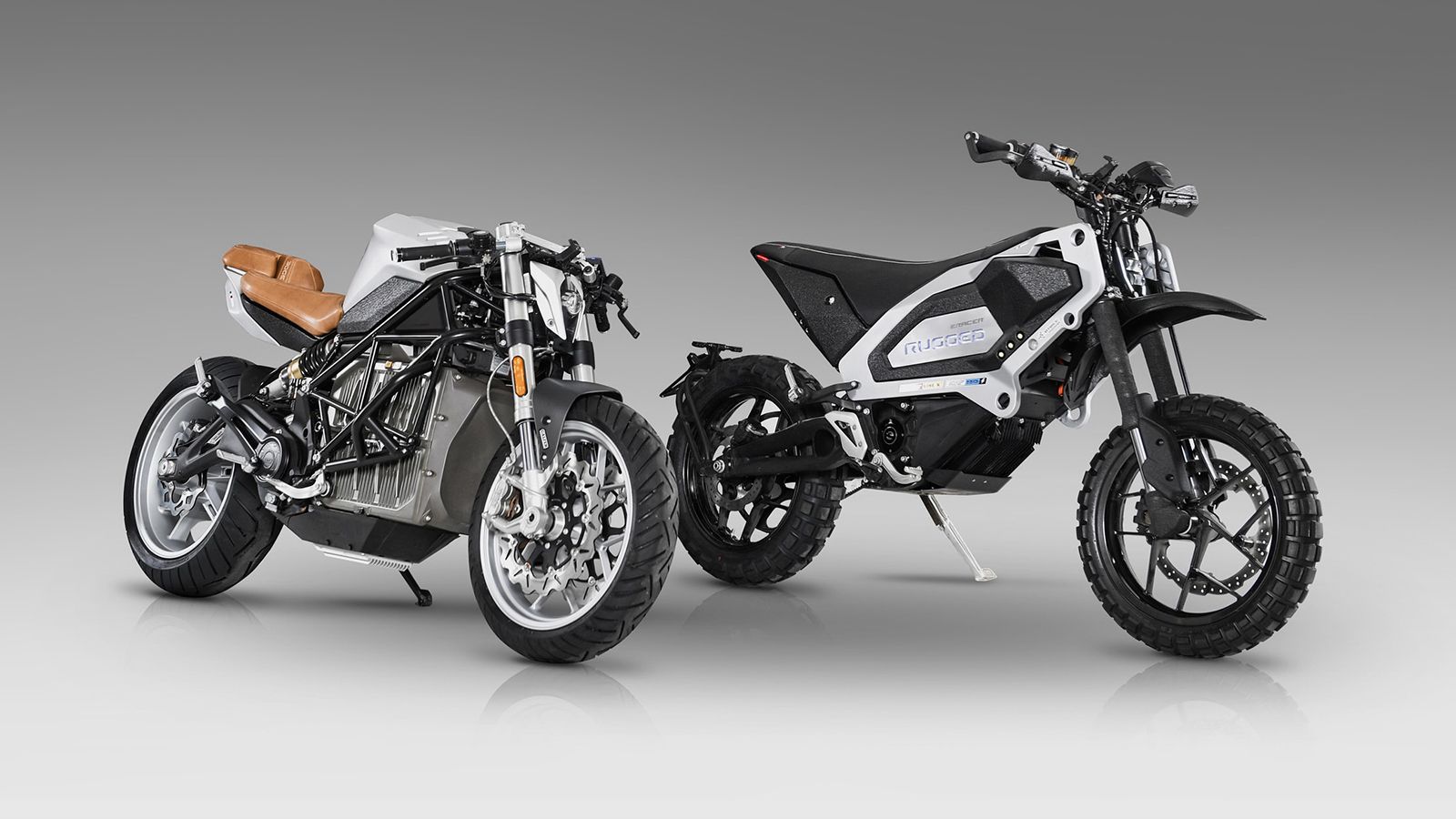 Οι 2 ηλεκτρικές μοτοσυκλέτες της E-Racer, EDGE (αριστερά) και RUGGED (δεξιά).
