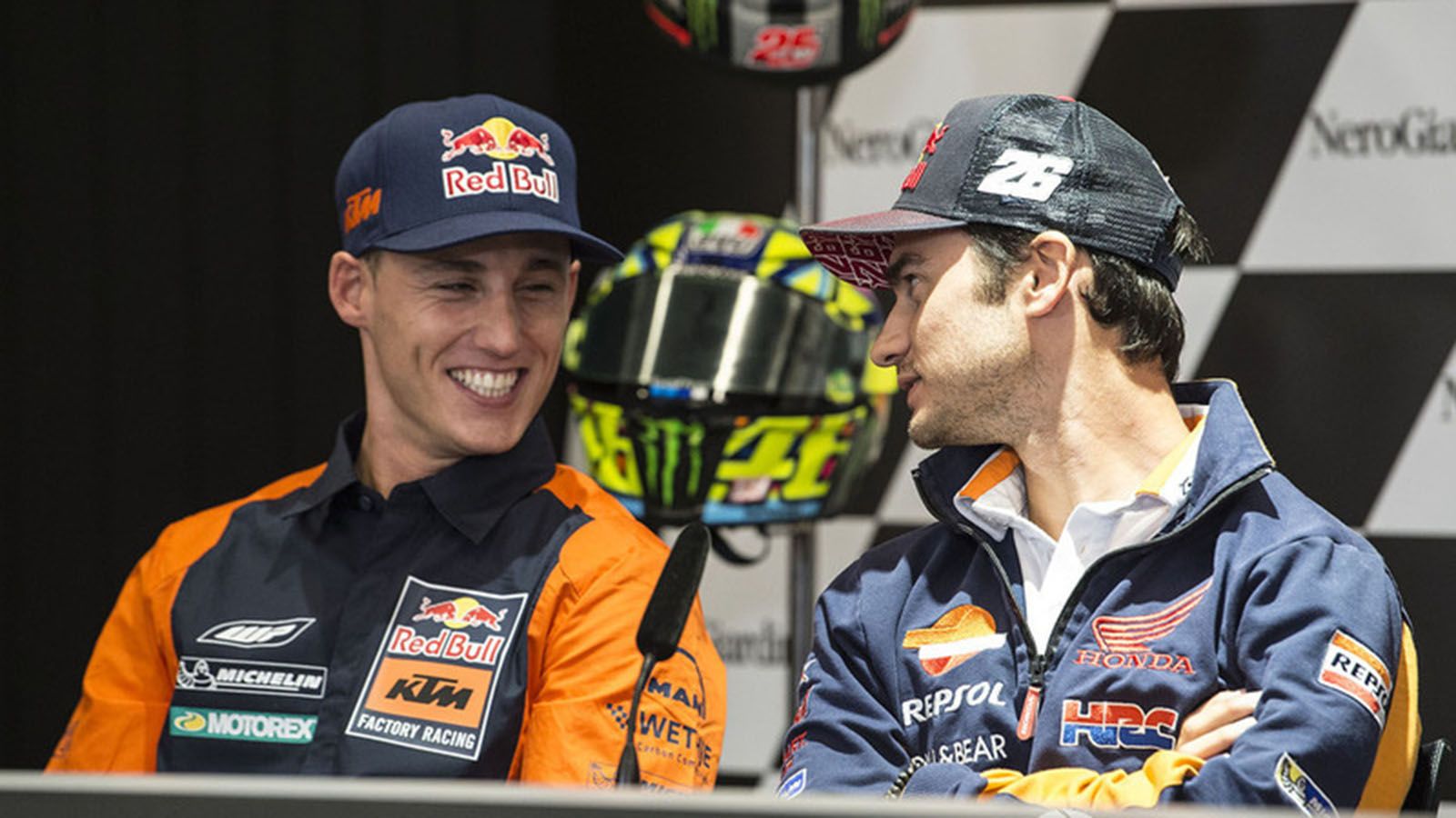 Τα καλύτερα για τον Dani Pedrosa (δεξιά) έχει να πει ο Pol Espargaro (αριστερά). 