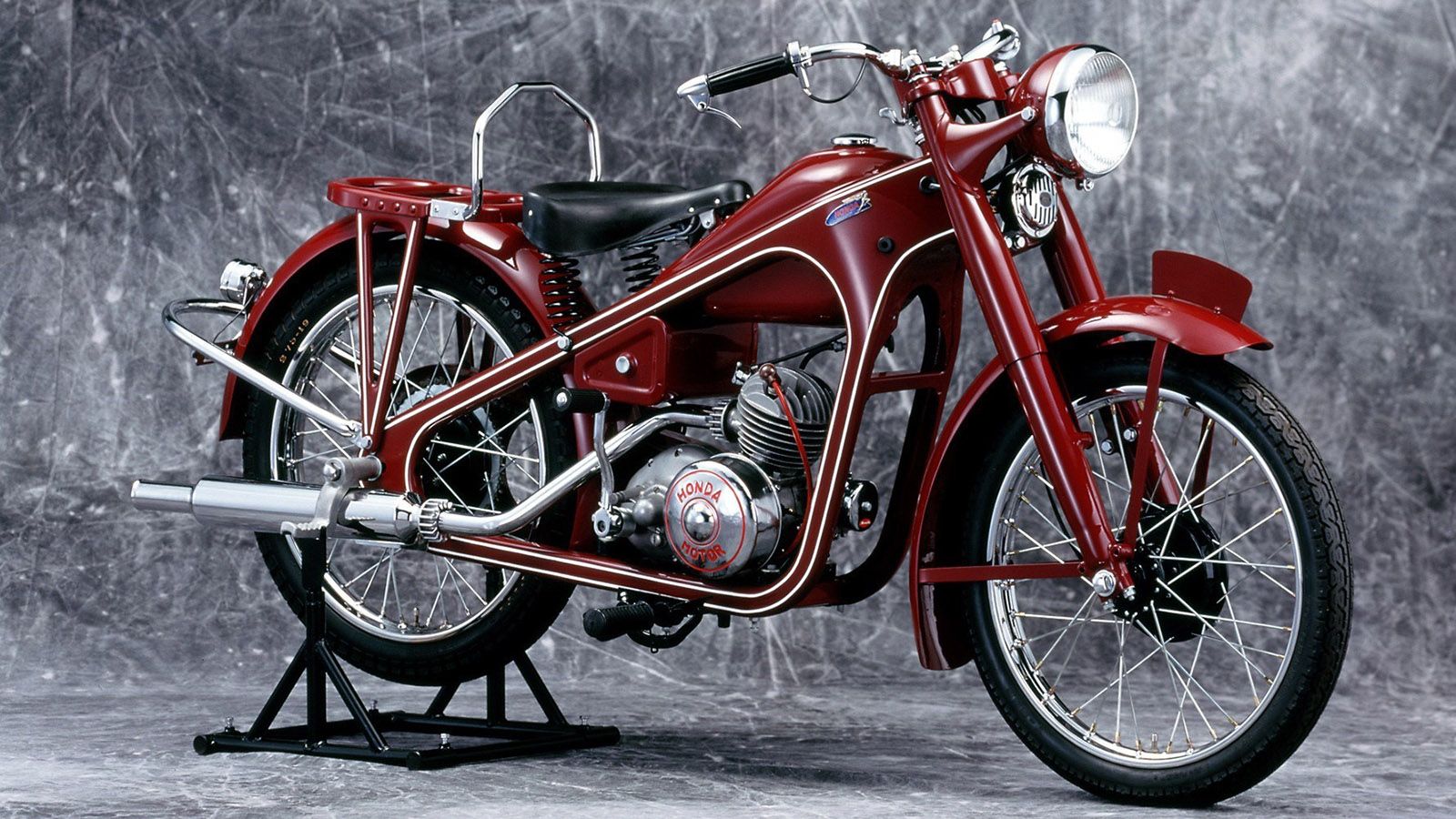 Honda Dream: Η πρώτη μοτοσυκλέτα της εταιρείας, το 1949.