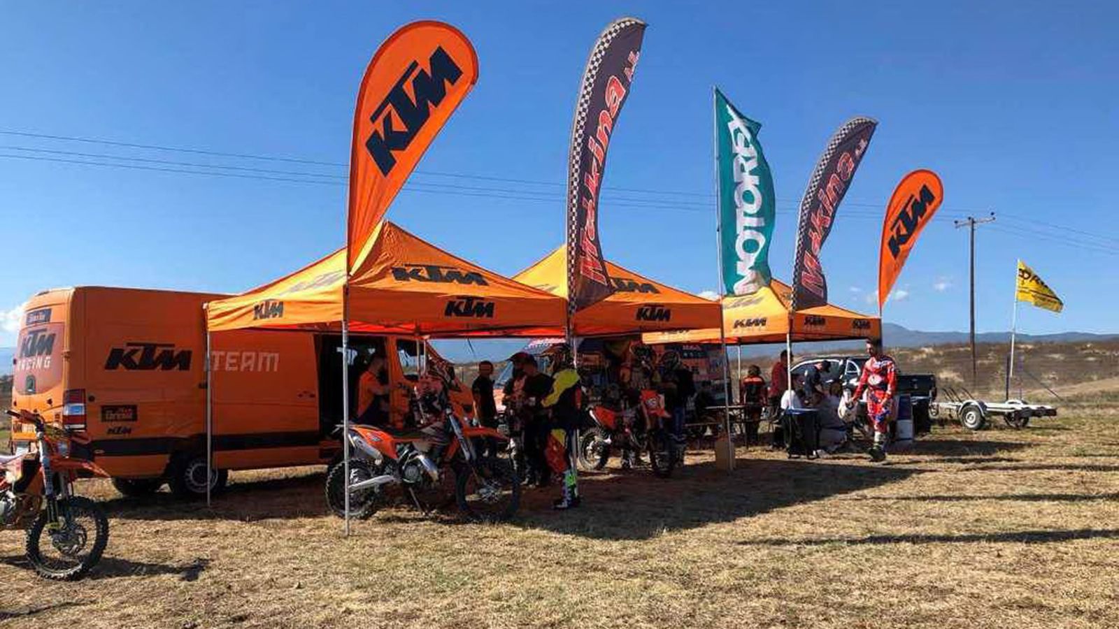 60 αναβάτες οδήγησαν τις Offroad μοτοσυκλέτες της ΚΤΜ, στην Θεσσαλονίκη.