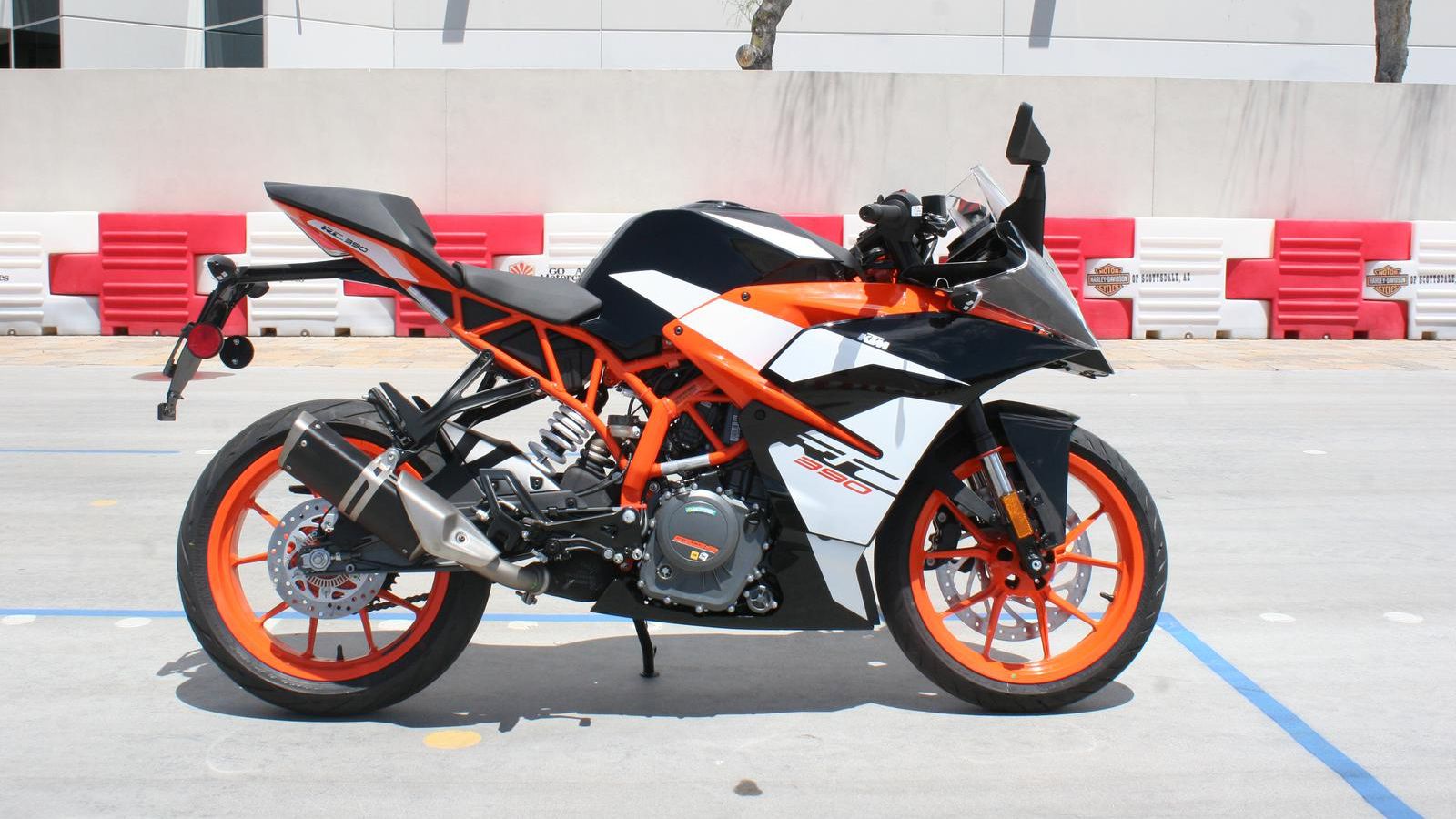 To RC490 θα είναι το μεγαλύτερο μοντέλο της γκάμας της ΚΤΜ, όπως λένε οι τελευταίες πληροφορίες (στην φωτό, το RC390)