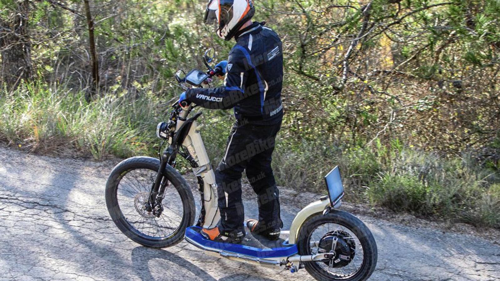 KTM: Δοκιμάζει ηλεκτρικό «πατίνι»;