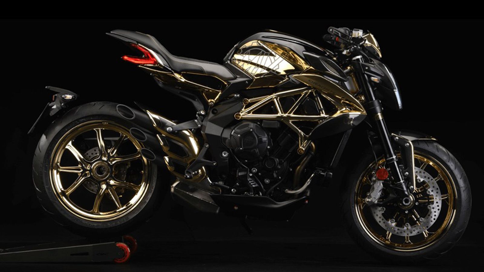Φωτογραφίες της... χρυσής MV Agusta Dragster RC. 