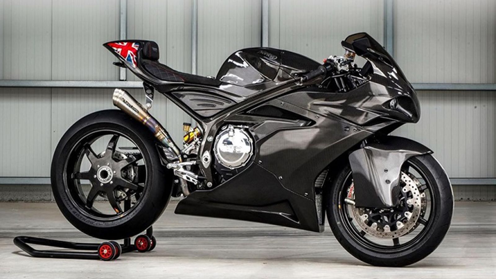 Η Norton Superlight SS