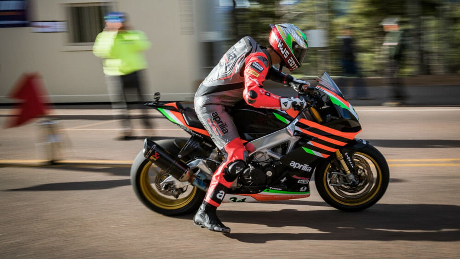 Νικητές η Aprilia και ο Rennie Scaysbrook στο φετινό Pikes Peak. 