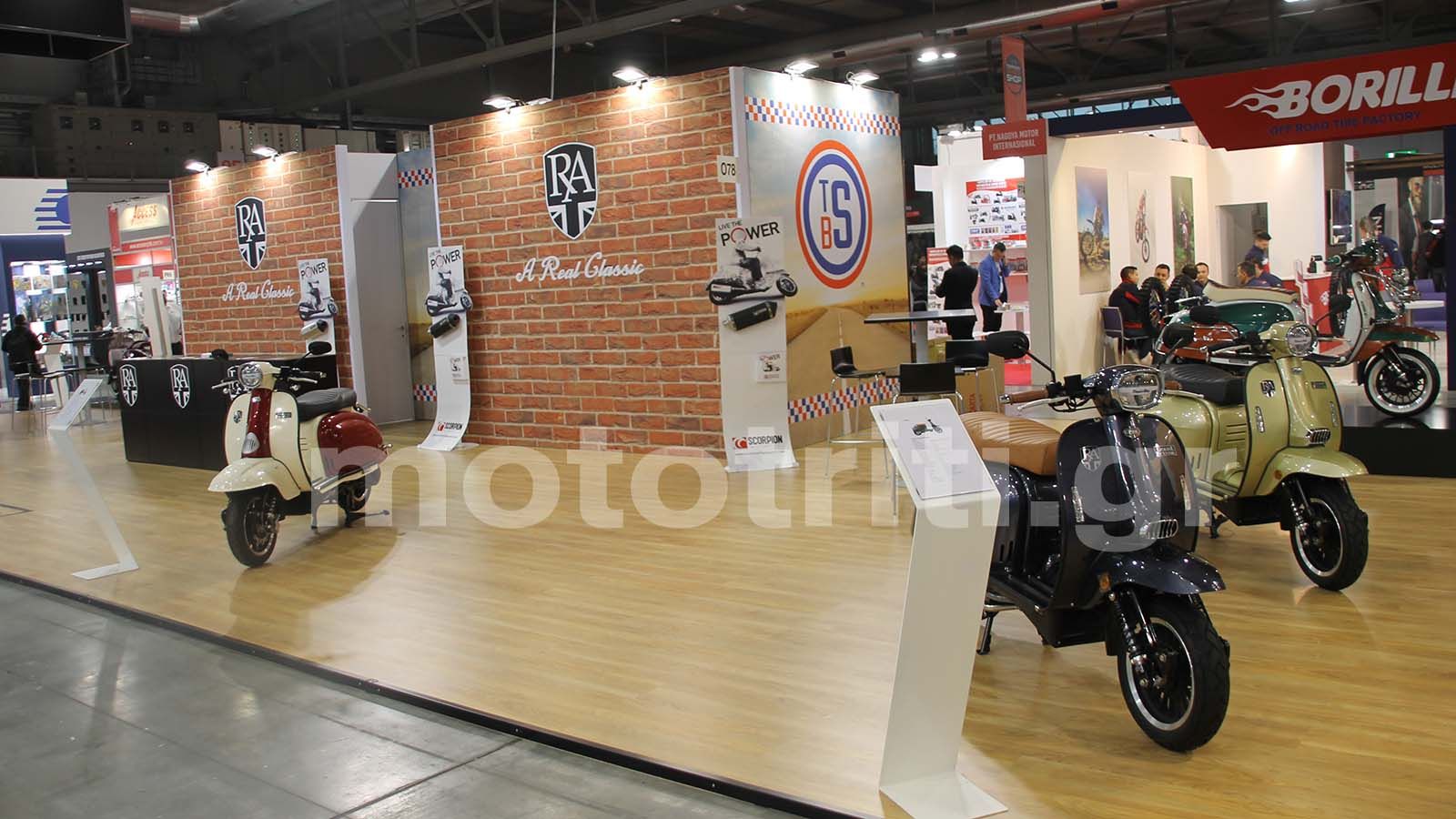 Εικόνες από το περίπτερο της Royal Alloy στην EICMA.