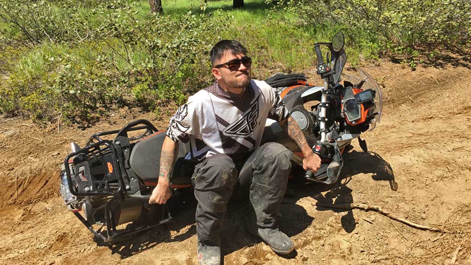 Έτσι θα σηκώσεις τη μοτοσικλέτα σου από το έδαφος