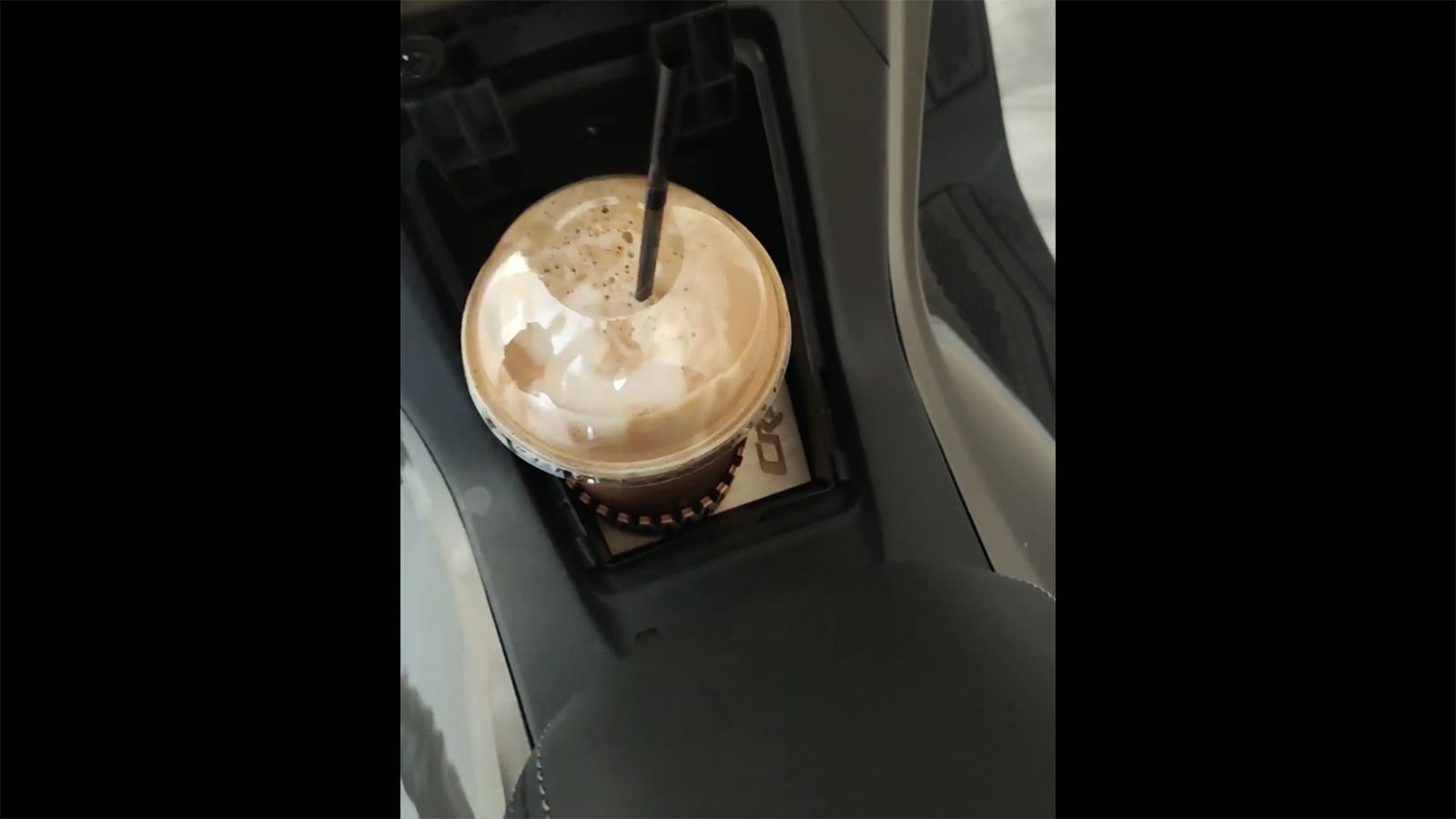 Αθάνατη ελληνική πατέντα: Χειροποίητη ποτηροθήκη για… Cruisym!