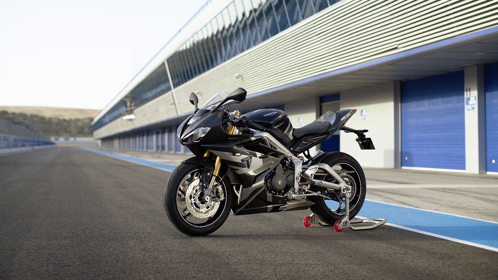 Αυτό είναι το νέο Triumph Daytona Moto2 765