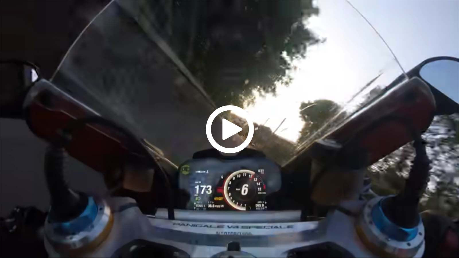 Με Panigale στο θρυλικό νησί