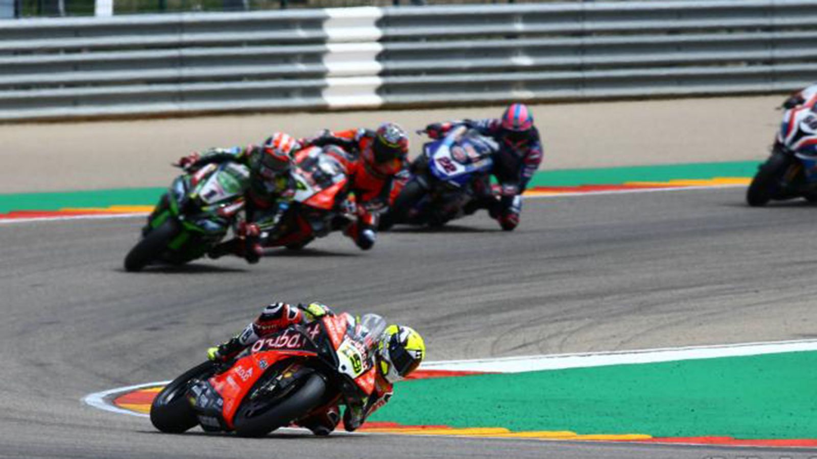 WSBK: «Κόβουν» στροφές από τα Ducati…