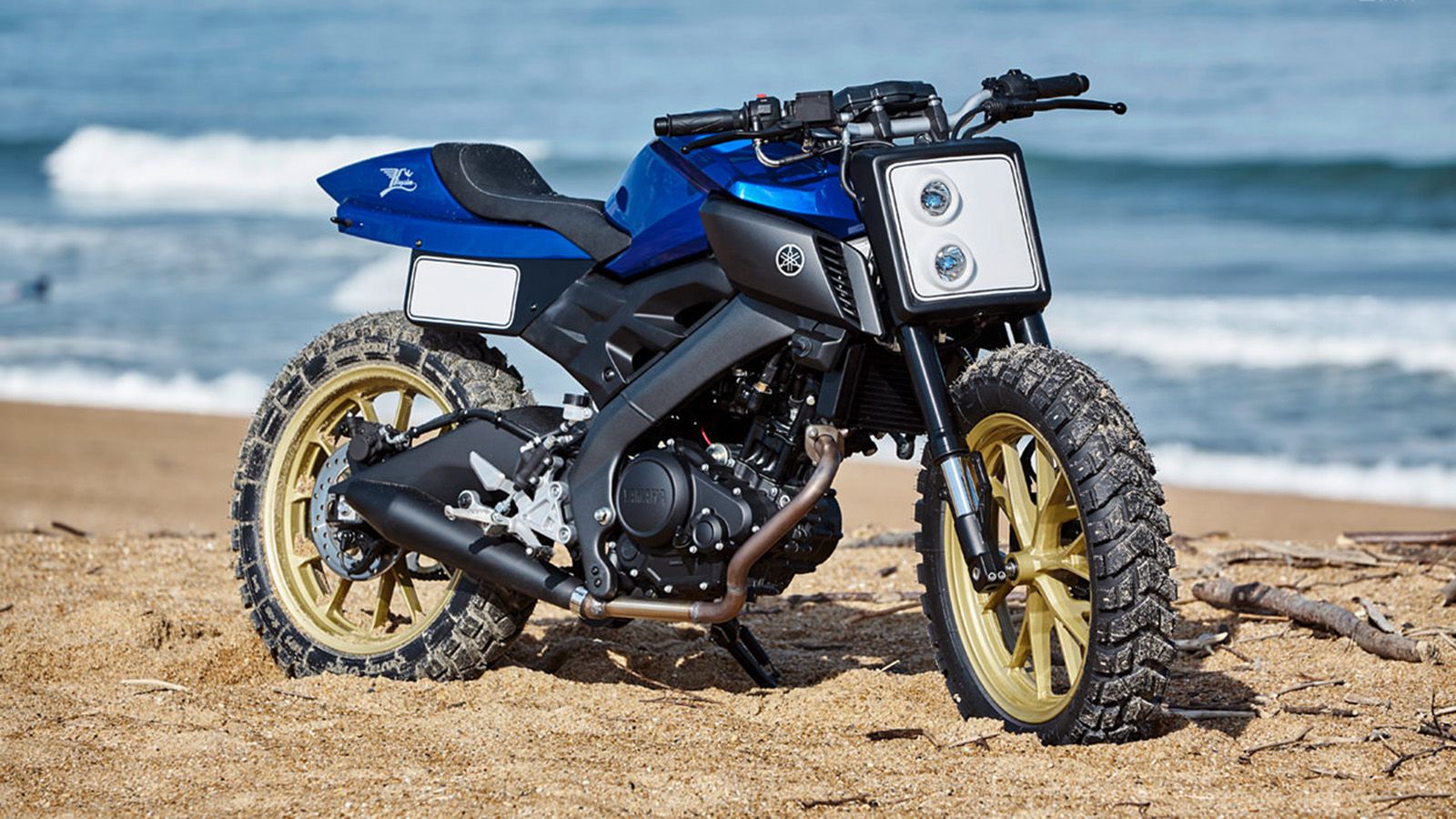 Yamaha MT-125 «Tracker» της Kingston Customs