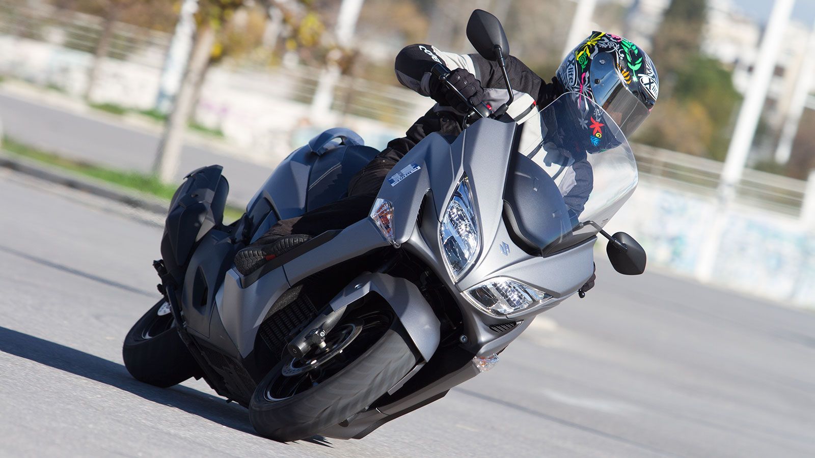 Δοκιμάζοντας το Suzuki Burgman 400