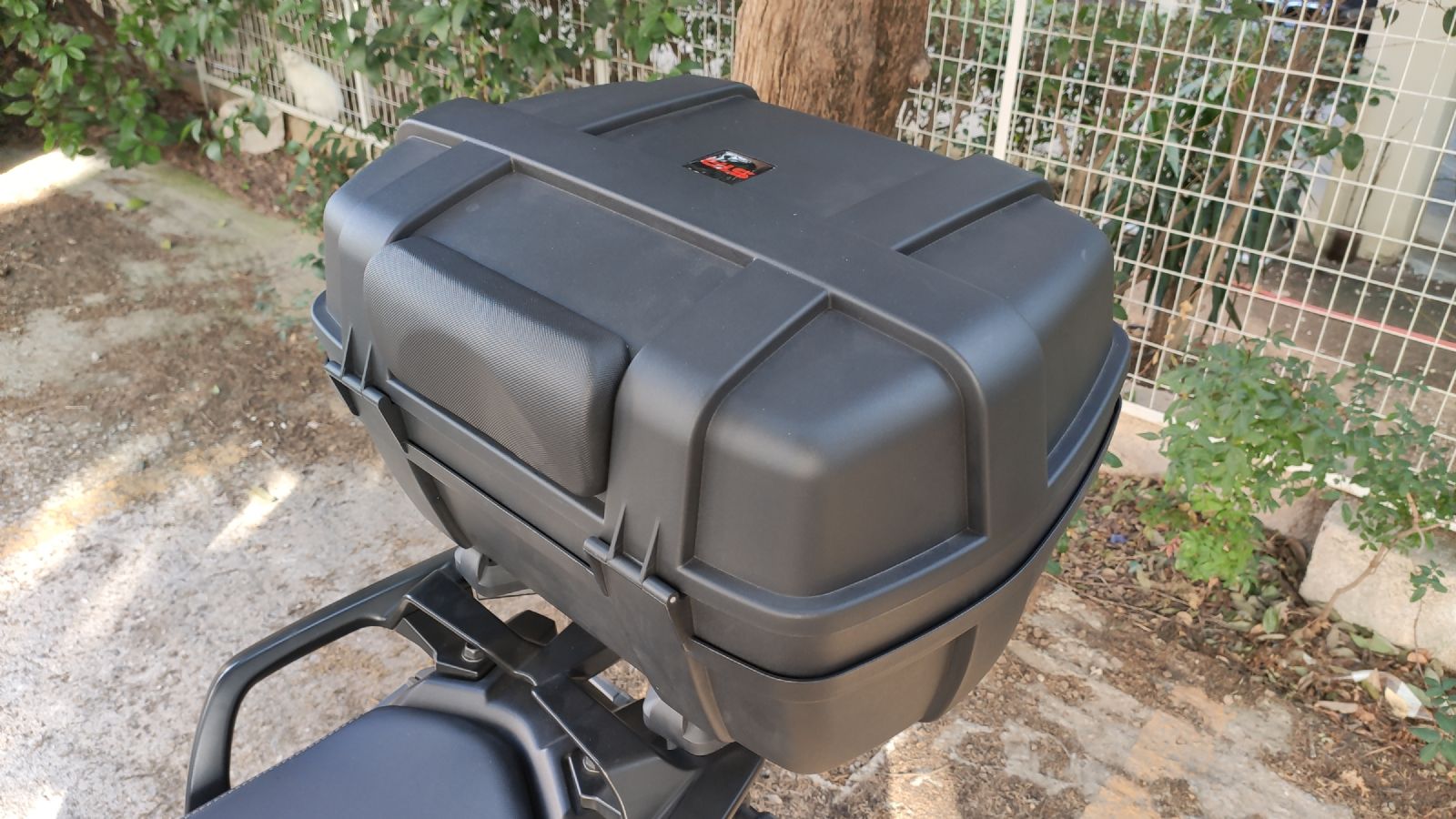 Η εμφάνισή της ταιριάζει με adventure και sport touring μοτοσυκλέτες.