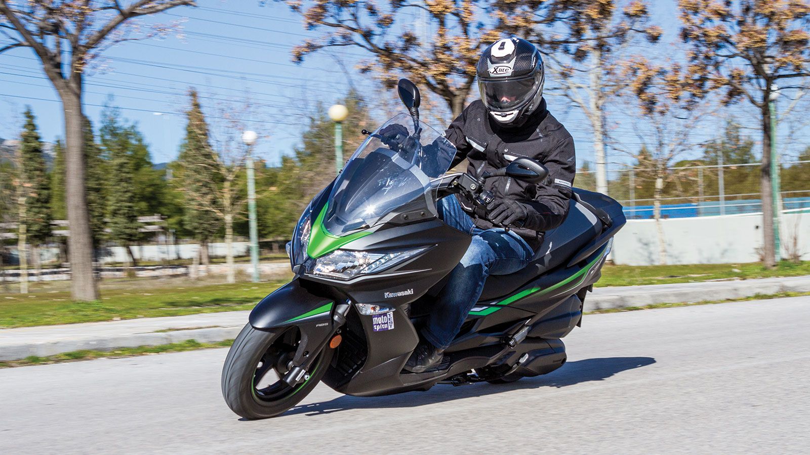 Test: Kawasaki J300