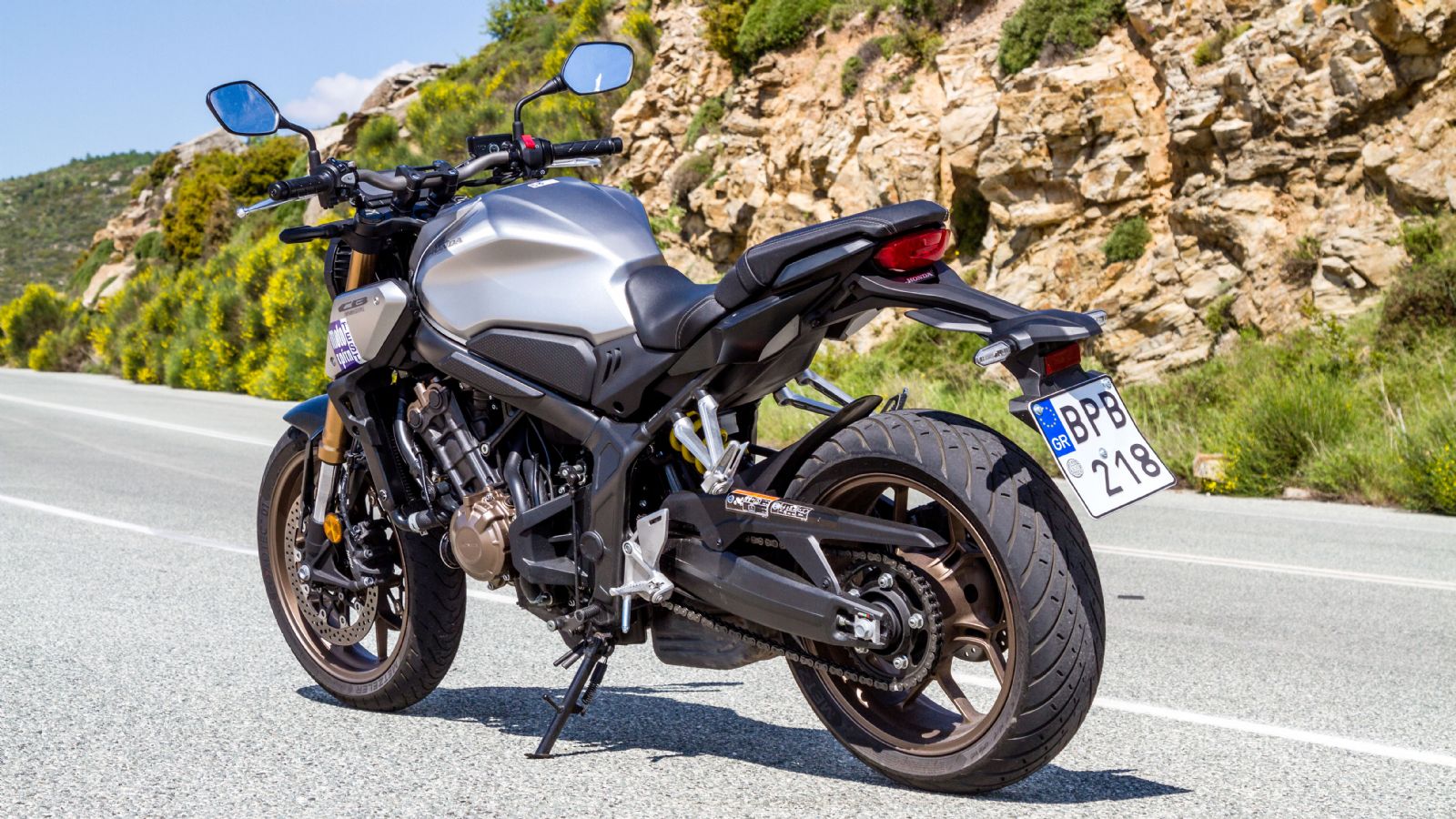 Test: Honda CB650R