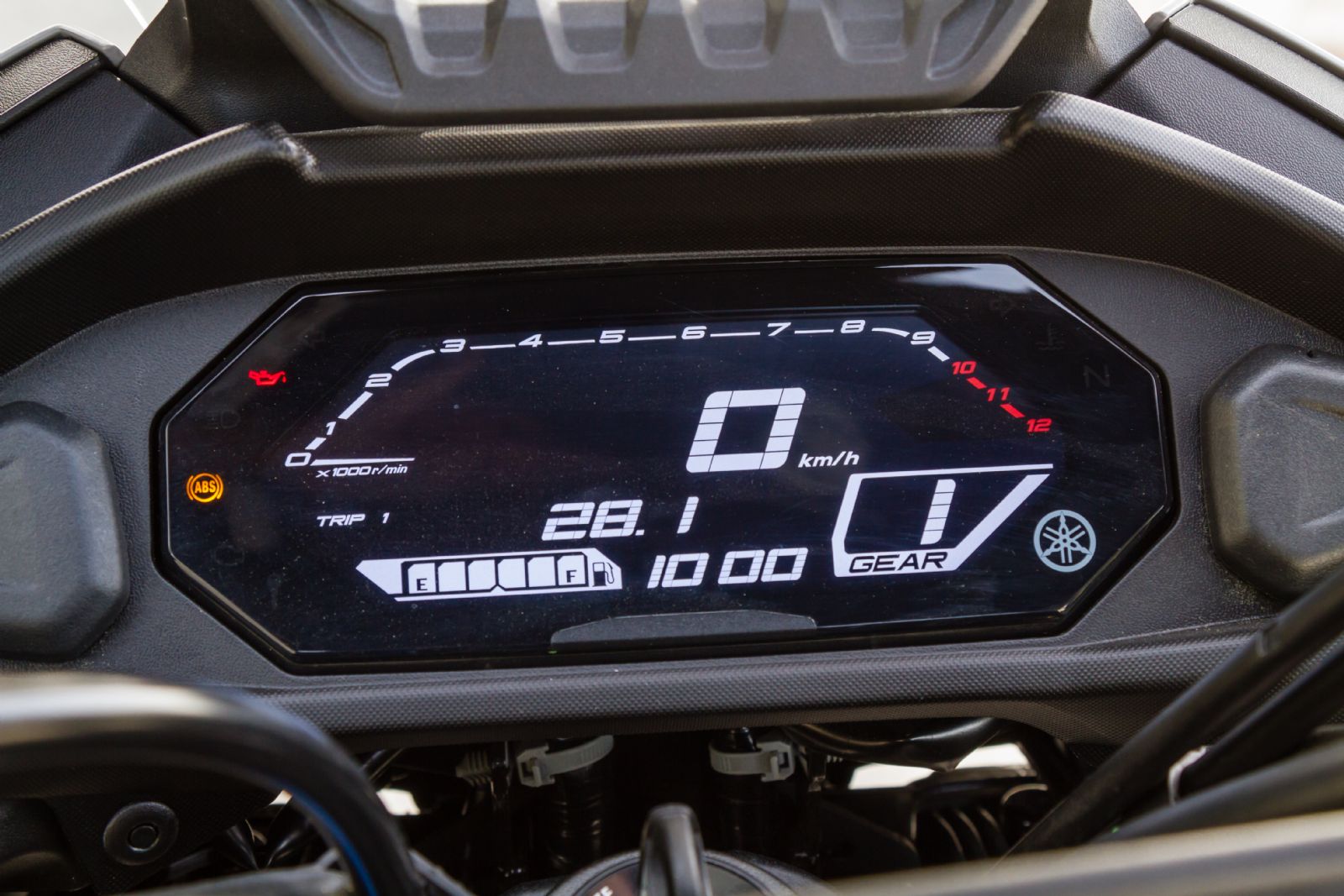 Νέα, ευανάγνωστη LCD οθόνη με πληθώρα ενδείξεων.