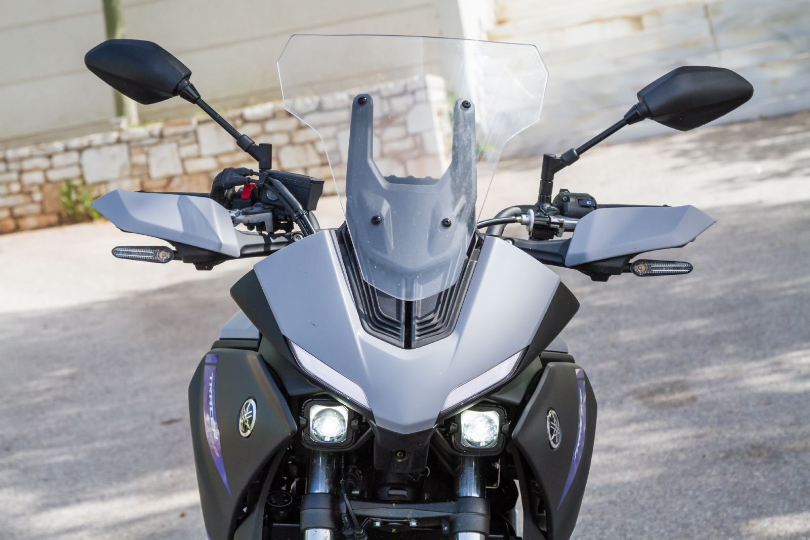 Εντελώς νέο μούτρο με LED φωτιστικά σώματα.