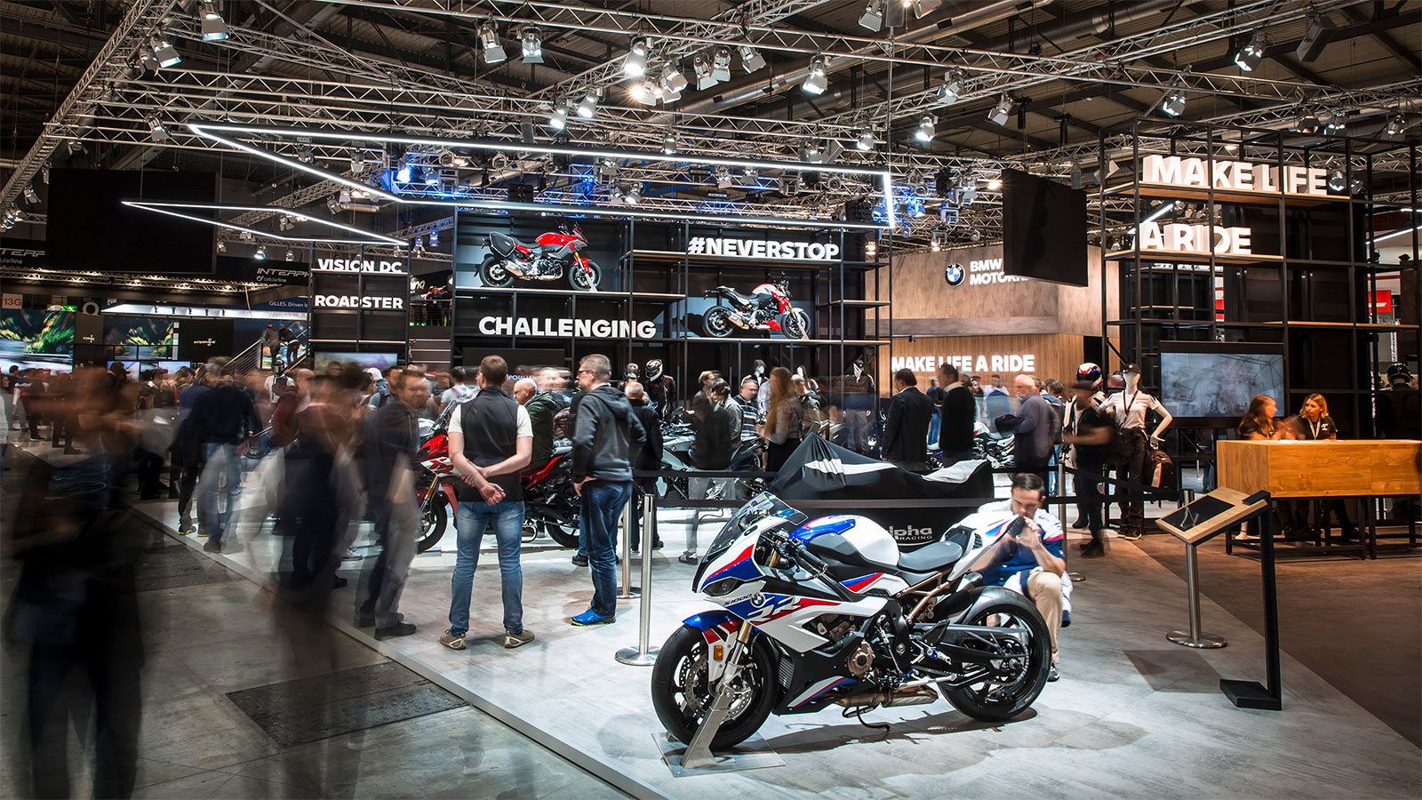 Εκτός EICMA και Intermot για φέτος, η BMW. 