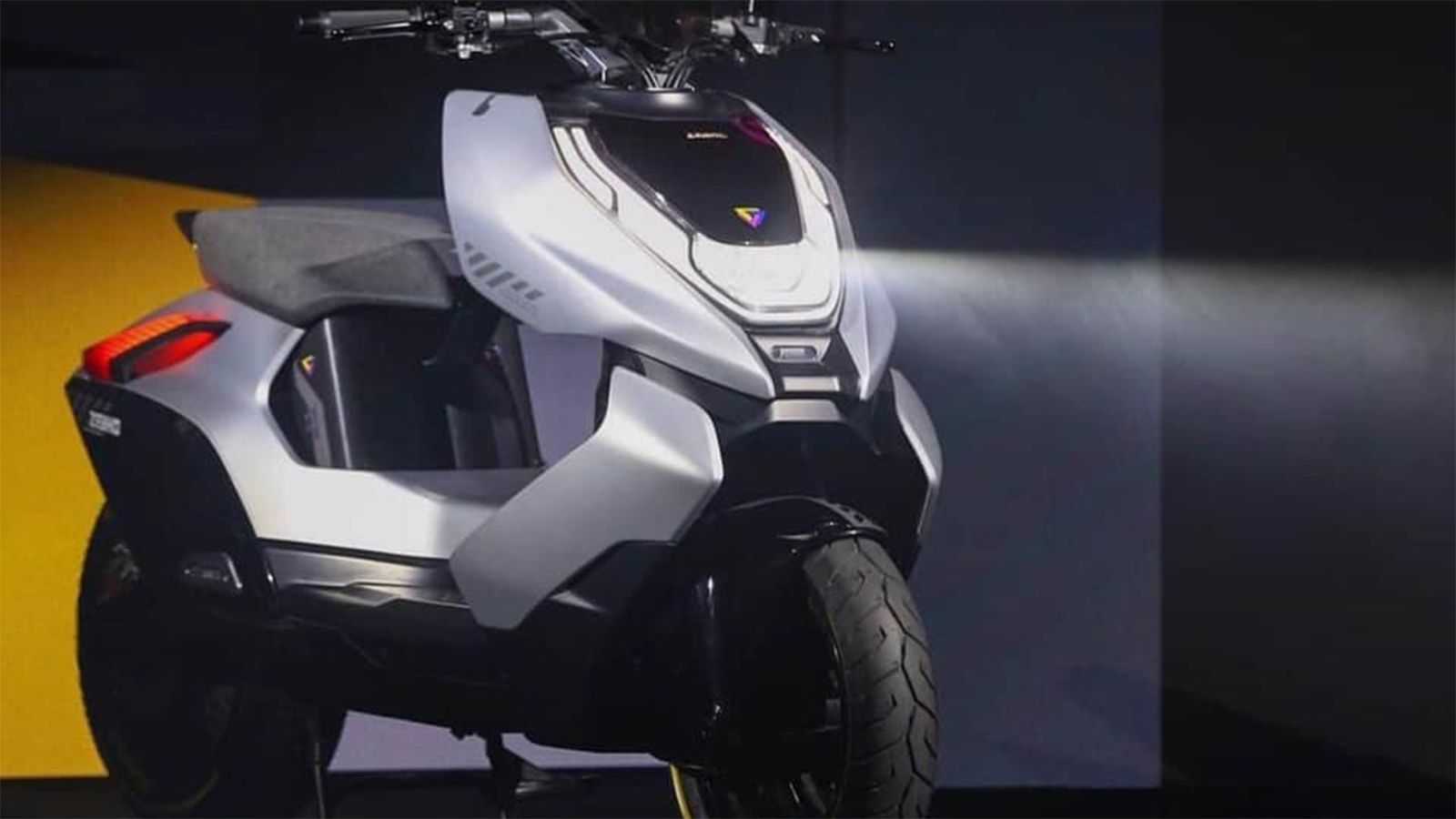 Ιδού το CFMoto ZEEHO Cyber.