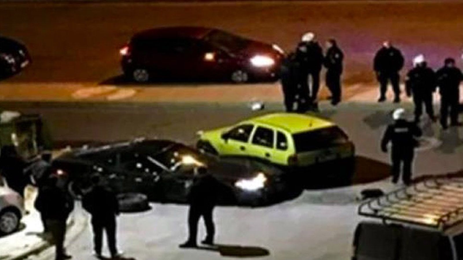 Φωτογραφία από το σημείο του ατυχήματος με την μοιραία Corvette σε πρώτο πλάνο.