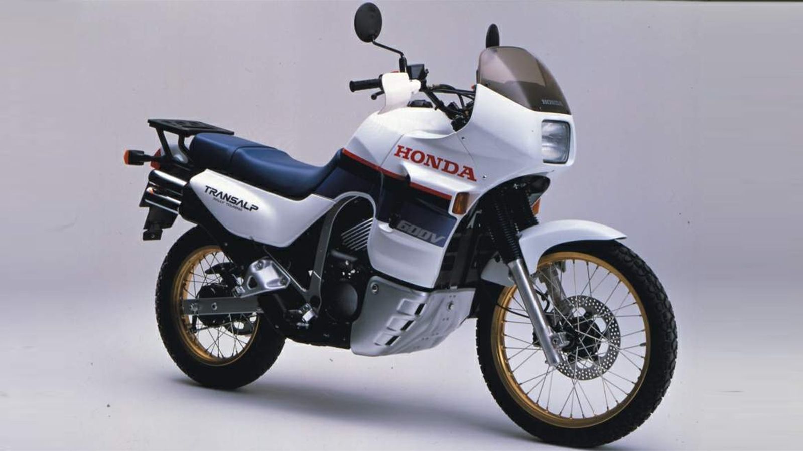 Μία Honda Transalp του 1987.
